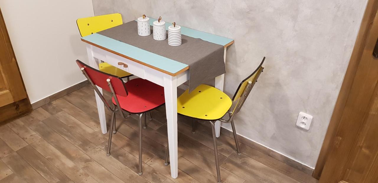 Stylove Podkrovni Apartmany Ostrava Exteriör bild